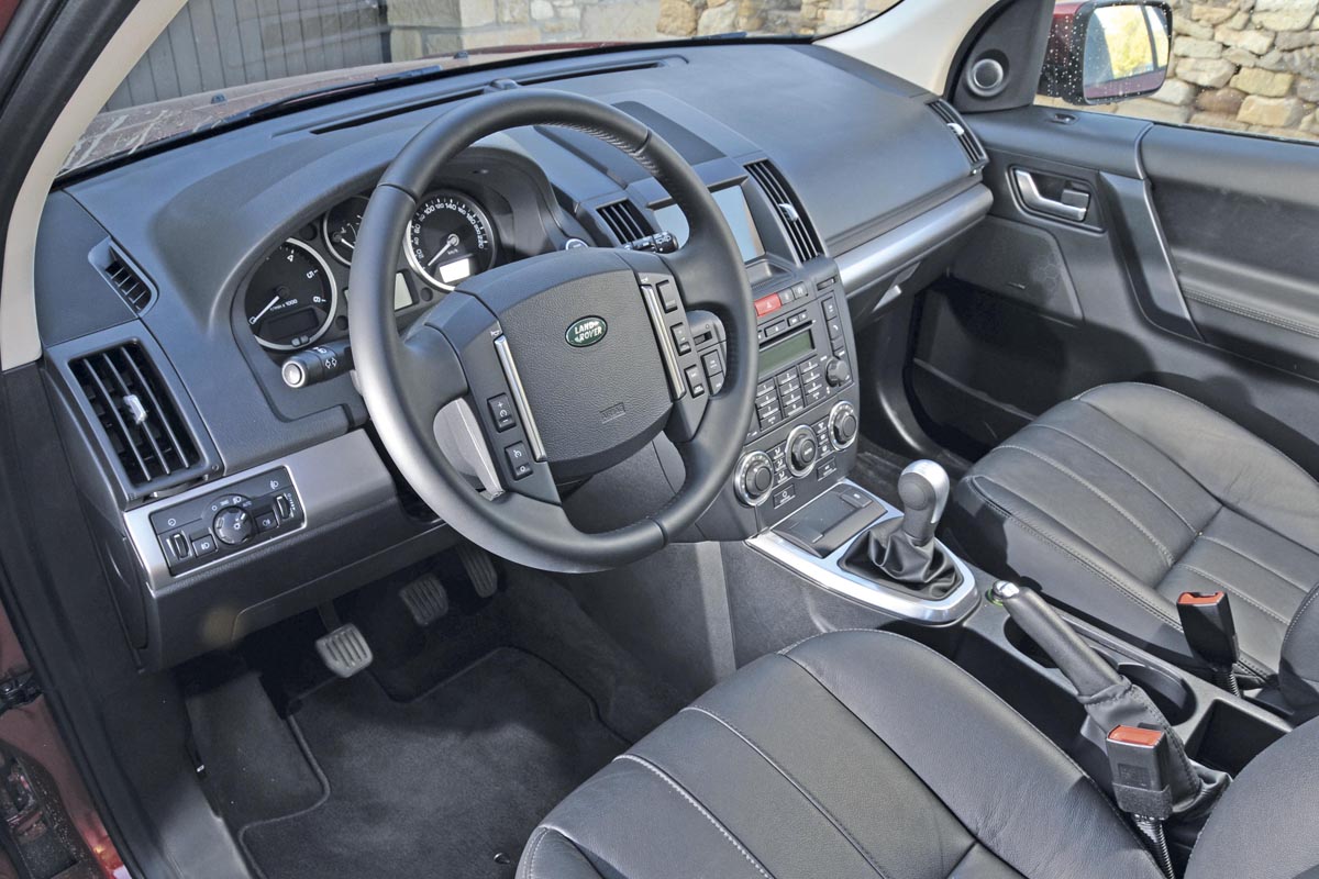 Land Rover Freelander 2WD interior