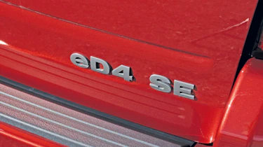 Land Rover Freelander 2WD badge
