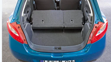 Mazda 2 bot
