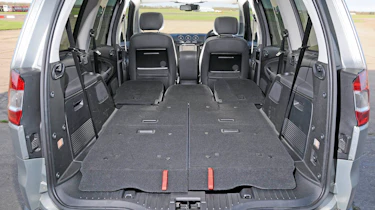 Ford Galaxy 2.0 TDci Titanium interior