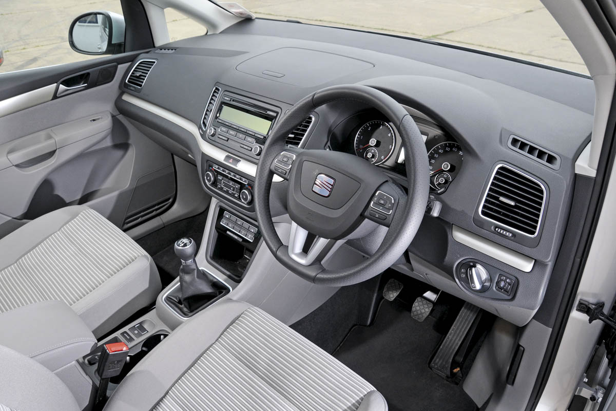 SEAT Alhambra 2.0 TDI SE 14 interior