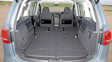 Volkswagen Sharan 2.0 TDI SE 140 boot