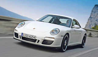 Porsche 911 GTS front track
