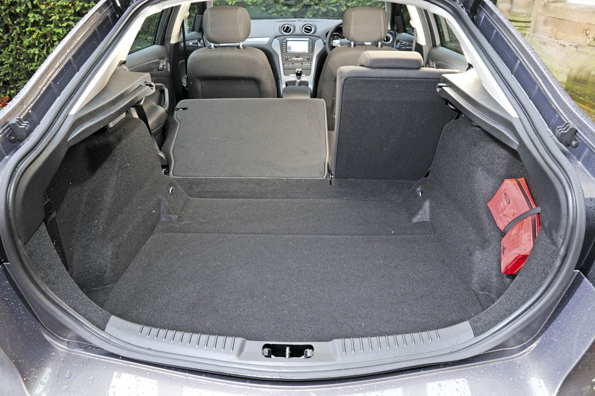 Ford Mondeo boot