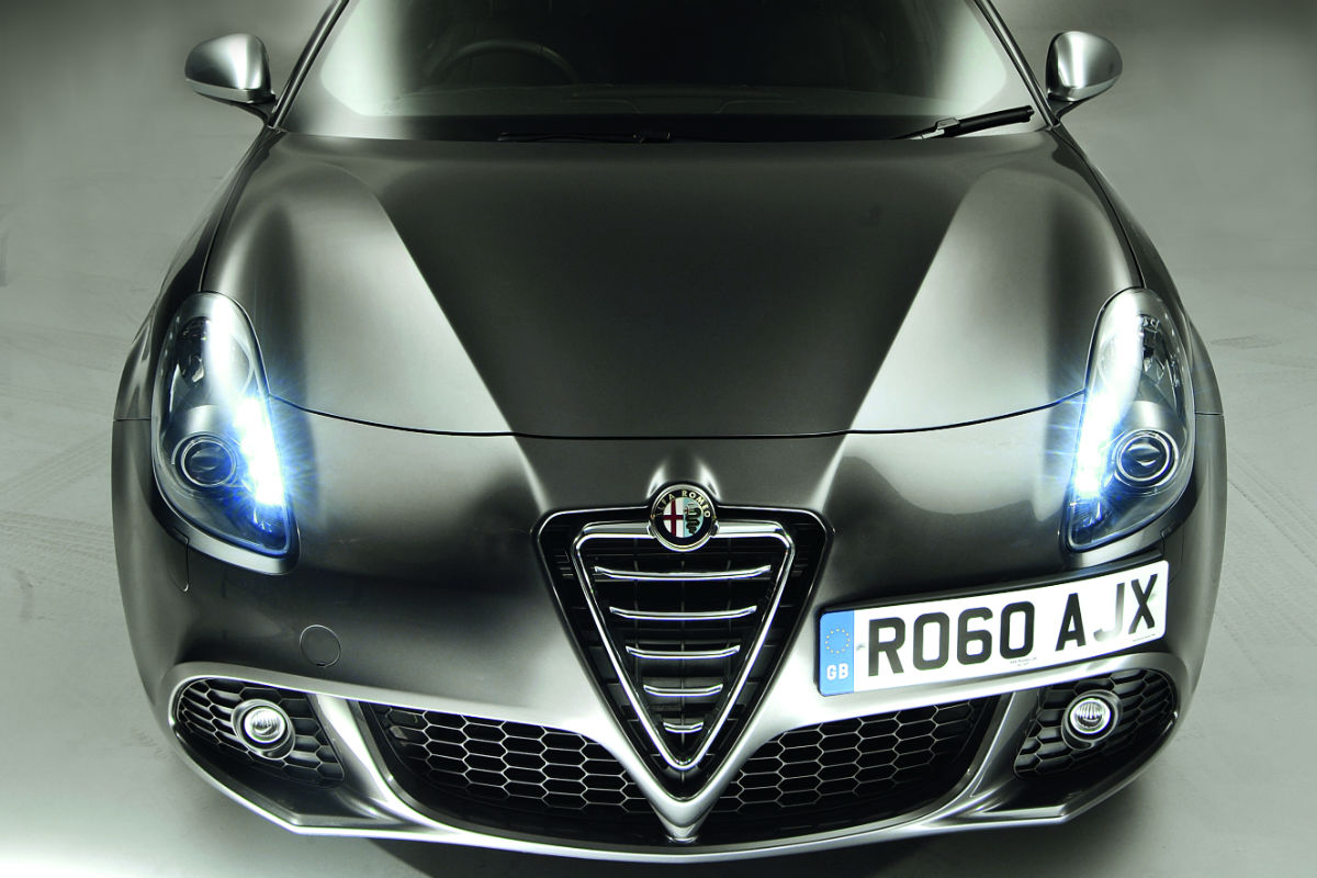 Alfa Romeo Giulietta 2010 headlights