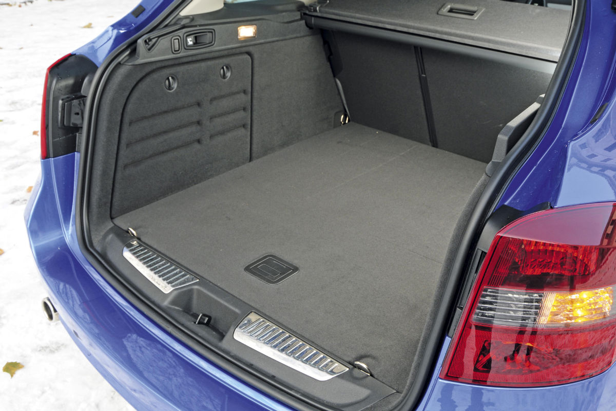 Renault Laguna boot