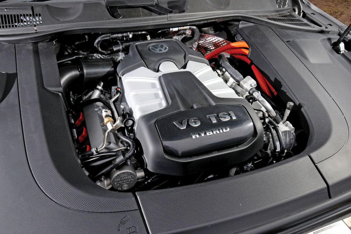 VW Touareg Hybrid supercharged V6
