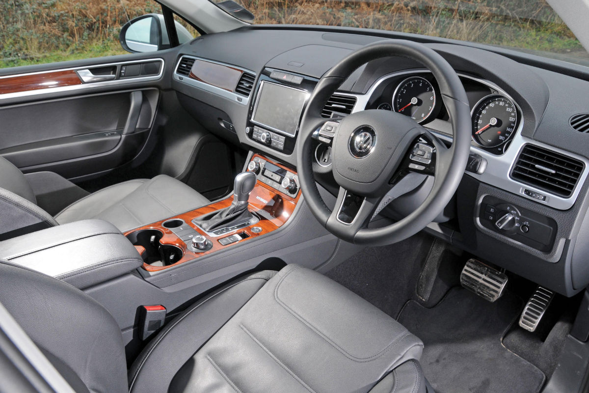 VW Touareg Hybrid interior