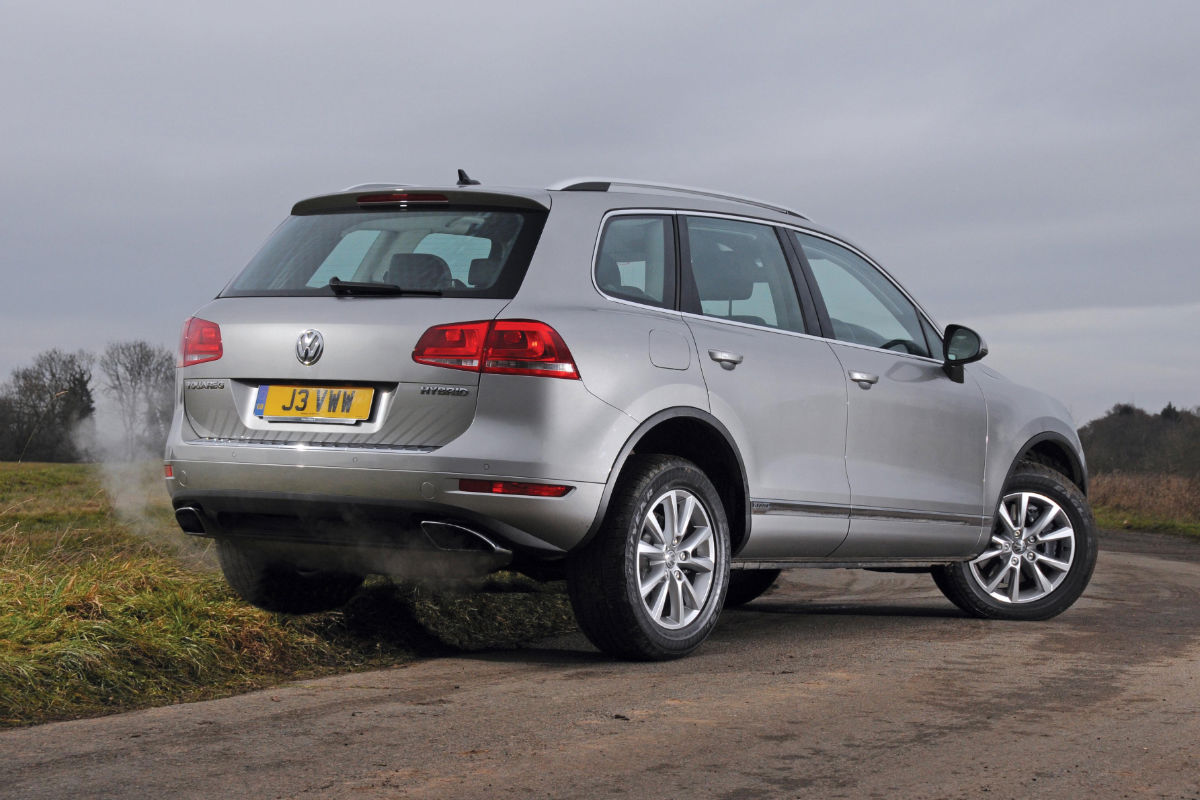VW Touareg Hybrid rear sttc