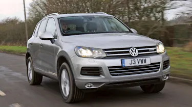 VW Touareg Hybrid front tracking