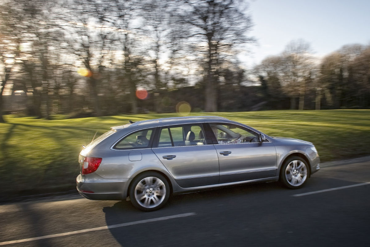 Skoda Superb Estate 4x4 pan