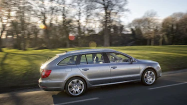 Skoda Superb Estate 4x4 pan