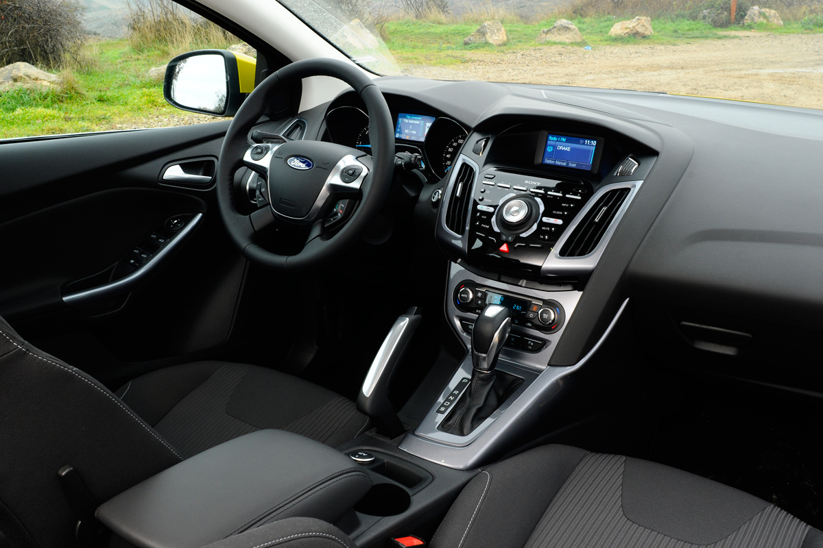 Ford Focus 2.0 TDCi diesel interior
