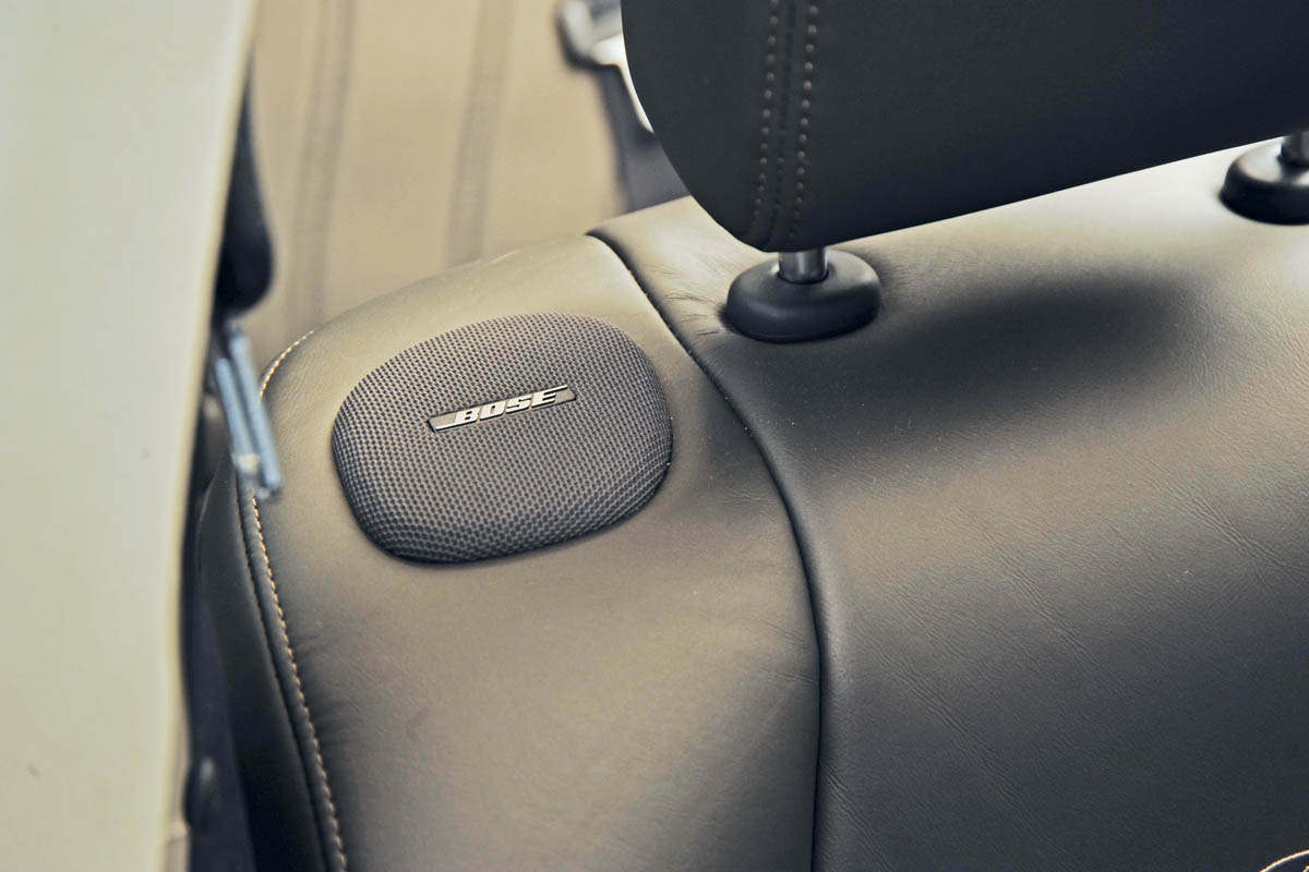 Infiniti M30d seat speaker