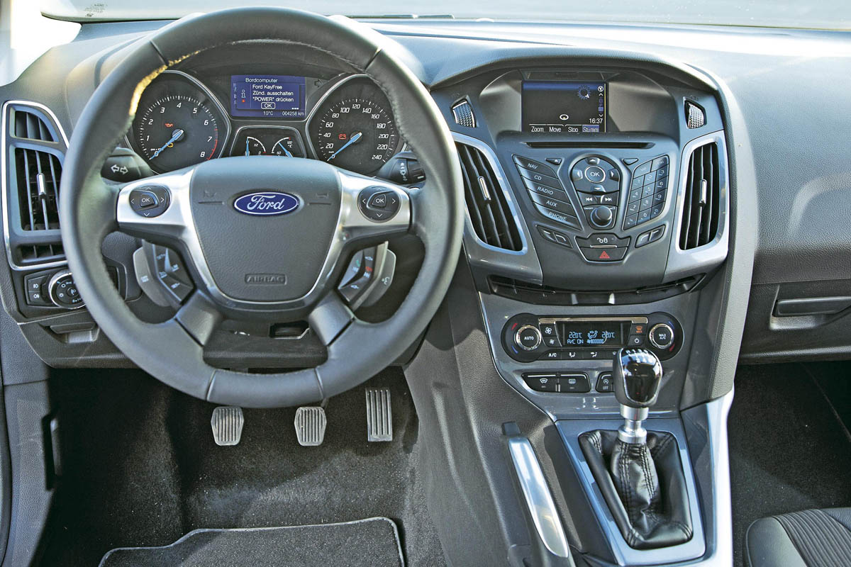 Ford Focus 1.6 Ecoboost interior