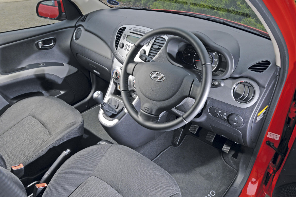 Hyundai i10 interior