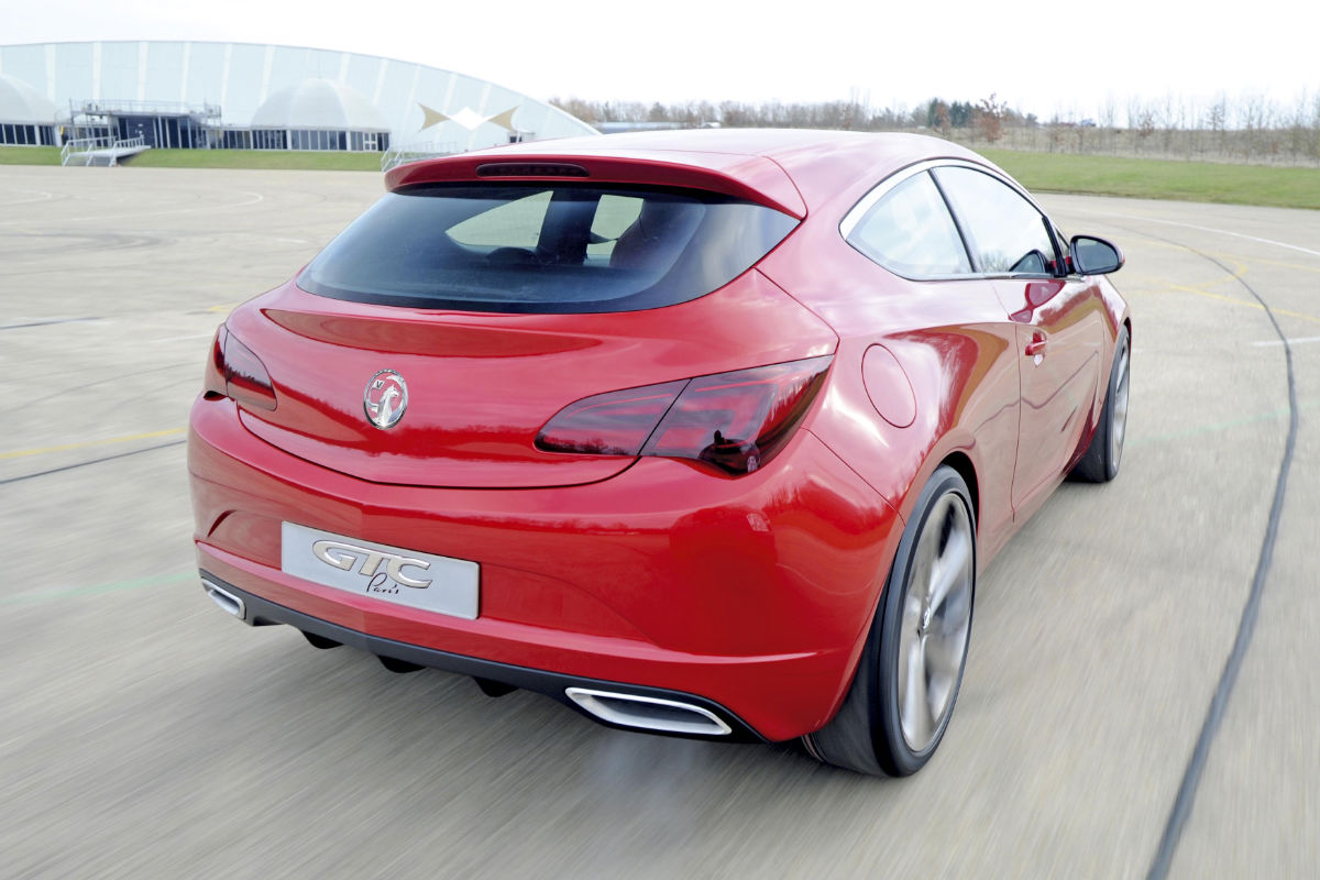 Vauxhall Astra GTC cornering