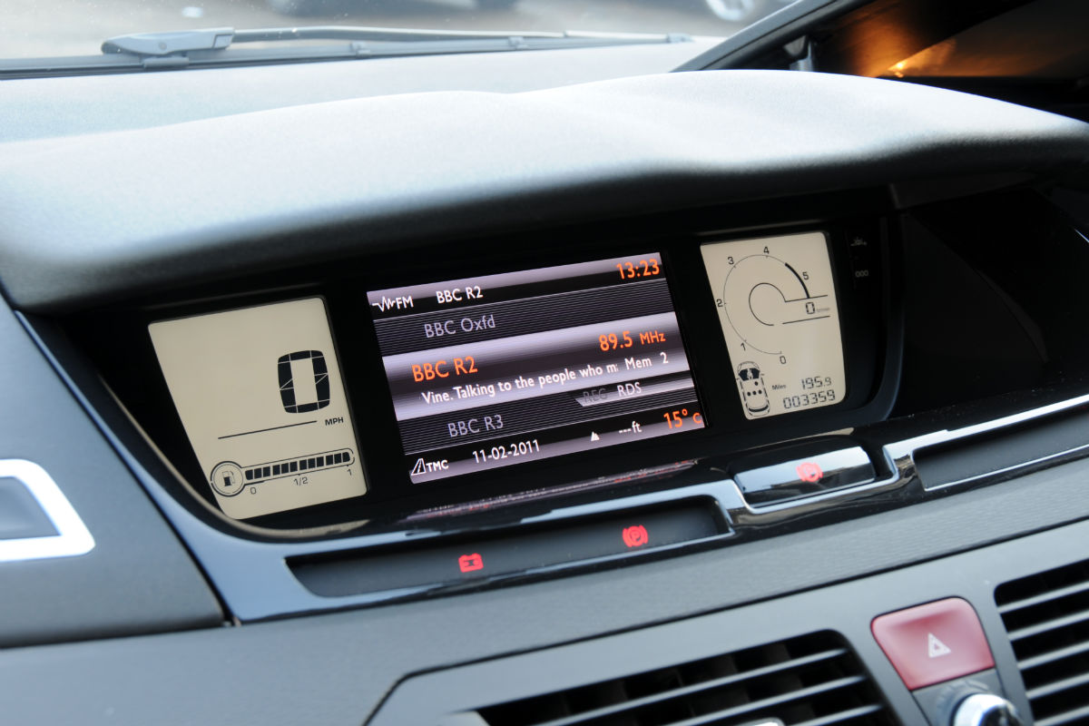 Citroen Grand C4 Picasso dials