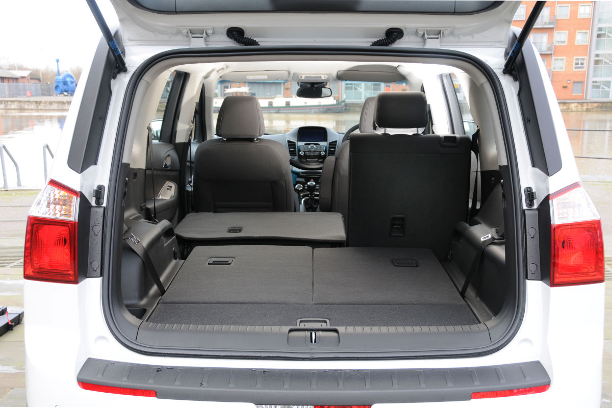Chevrolet Orlando 2.0 VCDi LTZ boot