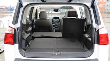 Chevrolet Orlando 2.0 VCDi LTZ boot