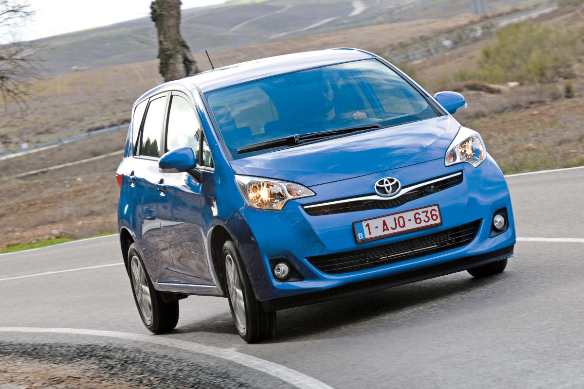 Toyota Verso-S front