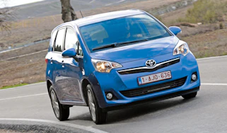 Toyota Verso-S front