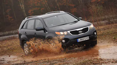 Kia Sorento 2.0 CRDi 2WD puddle