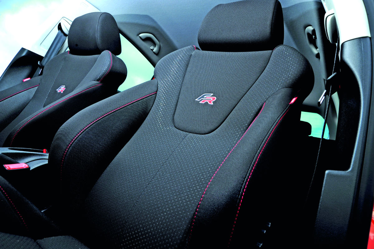 Seat Leon FR TDI sports seats