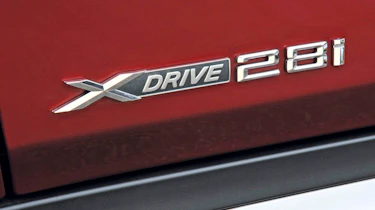 BMW X1 xDrive28i badge
