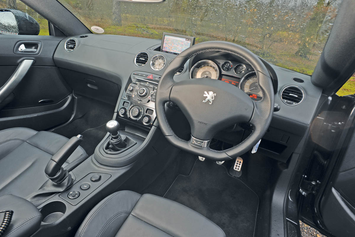 Peugeot RCZ THP 200 cabin