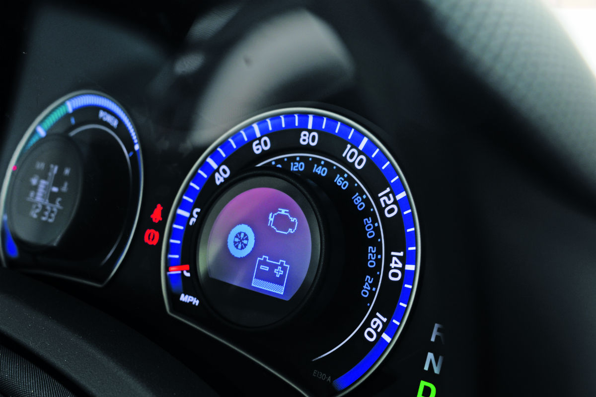 Toyota Auris HSD dials