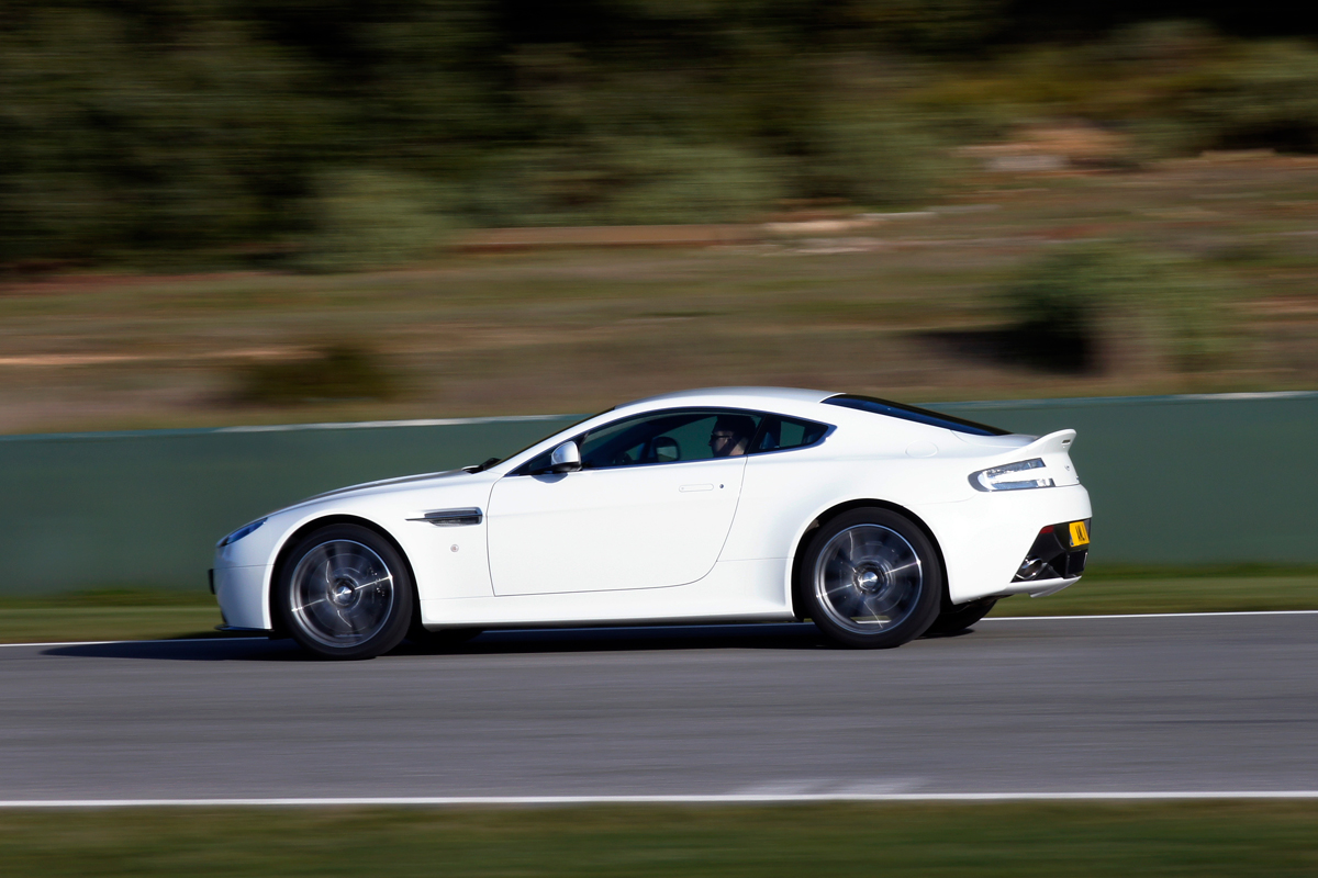 Aston Martin Vantage S