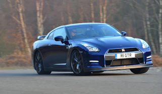 Nissan GT-R 2011 cornering