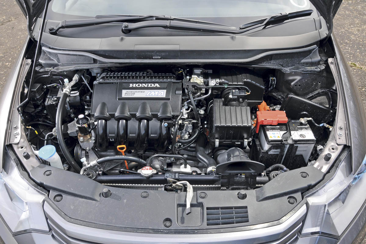Honda Insight engine