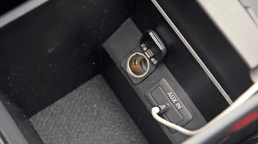 Mazda 3 aux socket