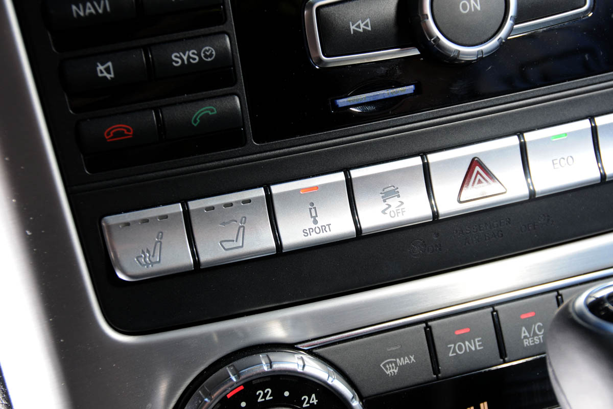 Mercedes SLK 350 buttons
