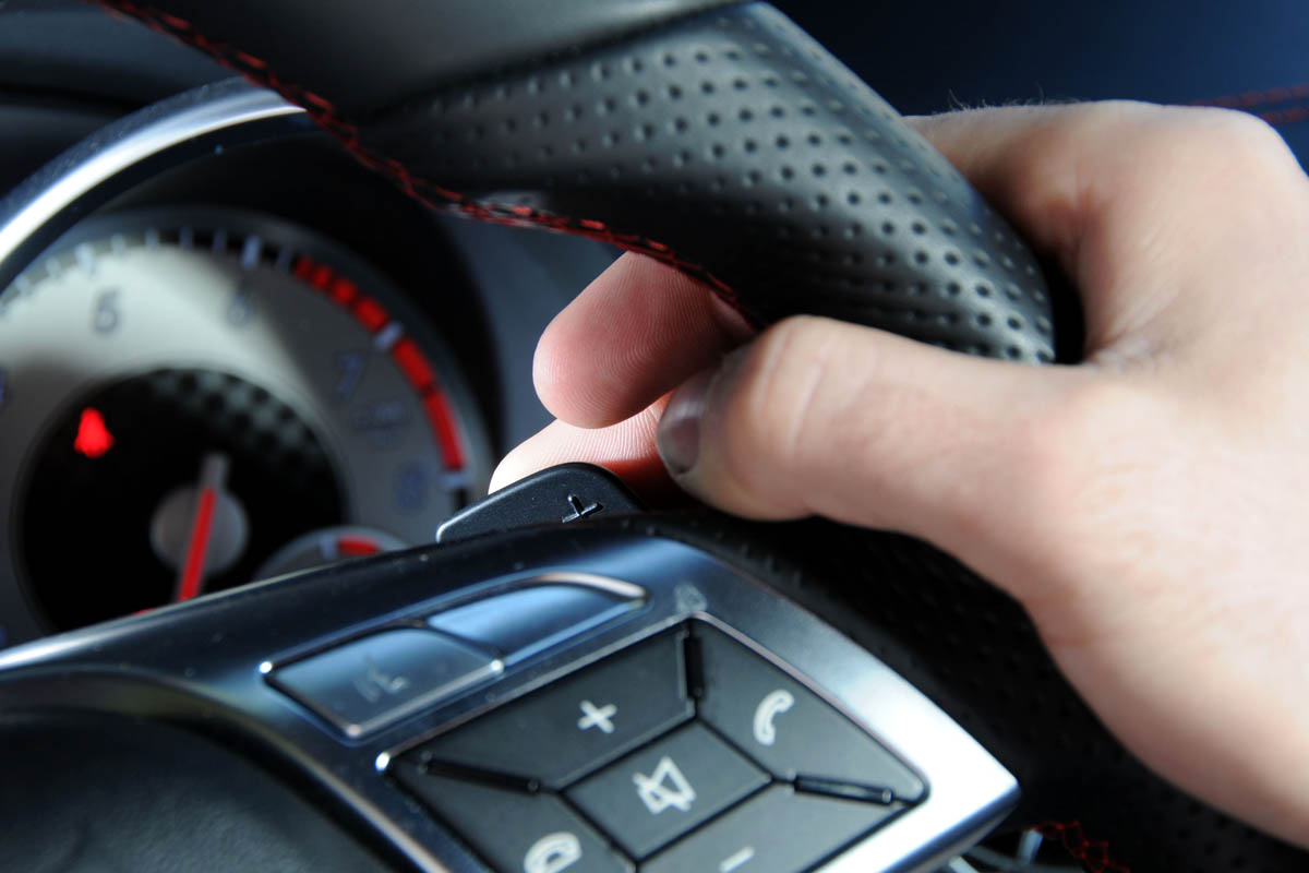 Mercedes SLK 350 paddles