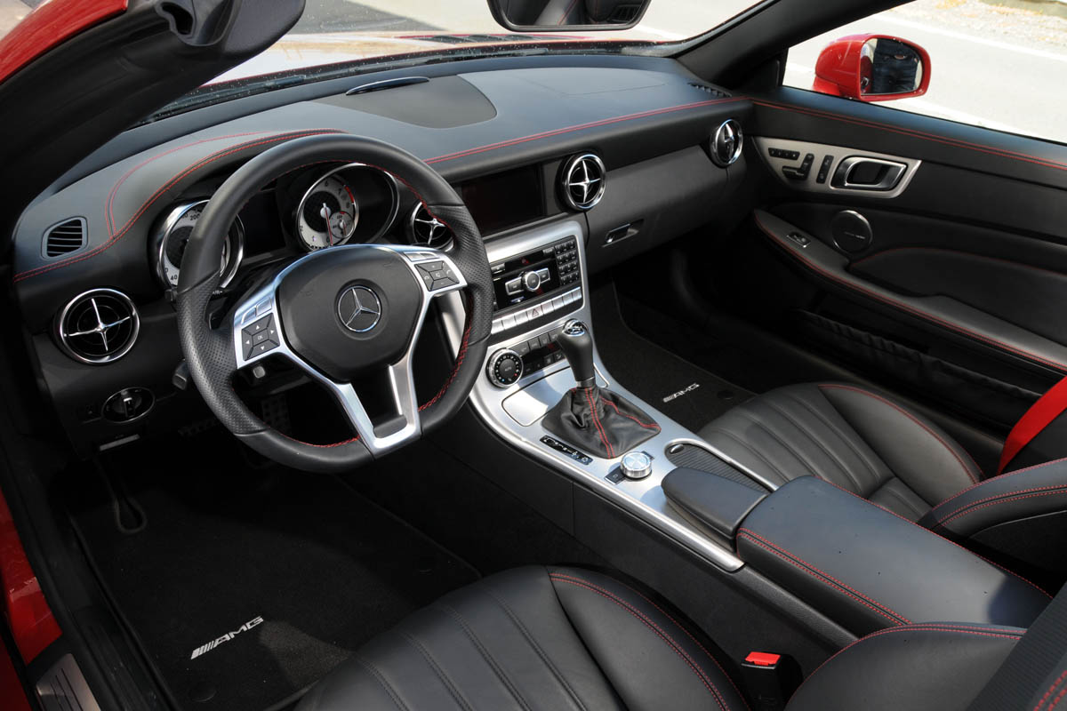 Mercedes SLK 350 cabin