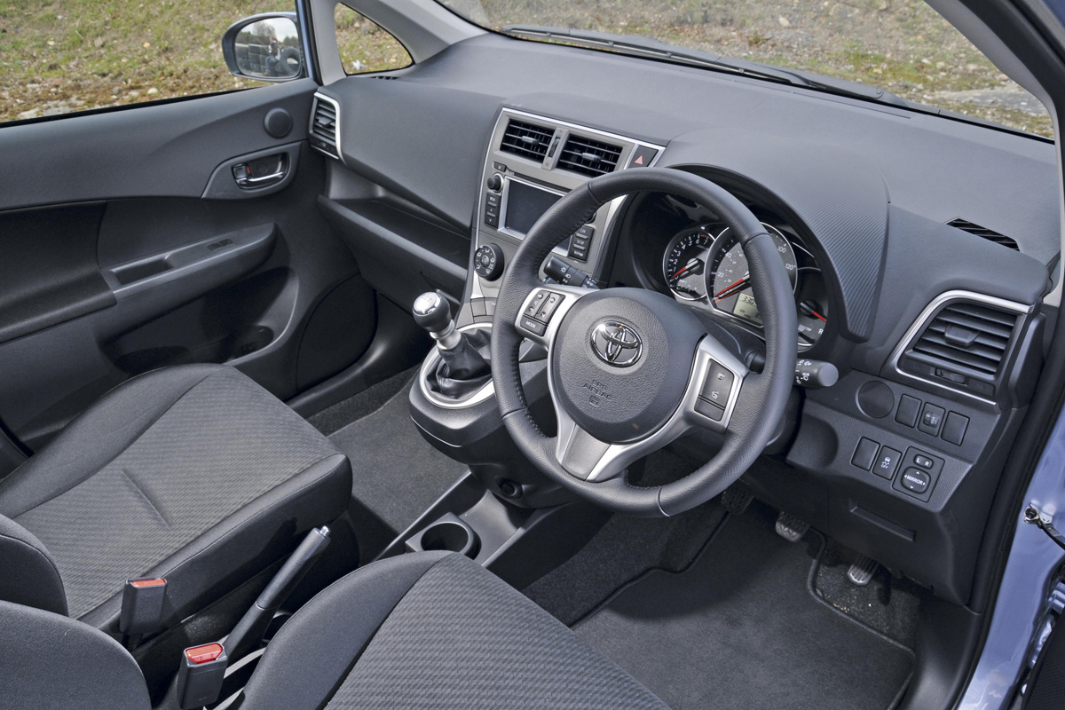 Toyota Verso-S interior