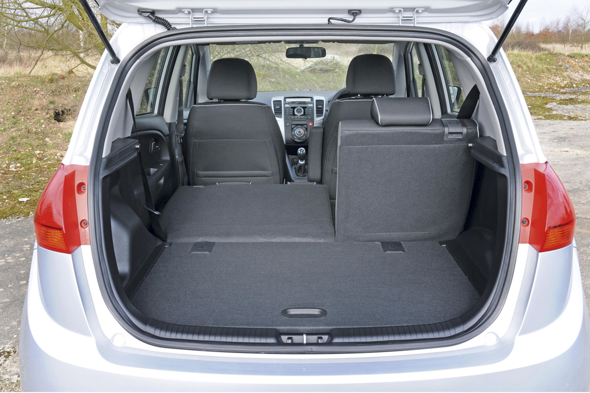 Kia Venga 3 boot