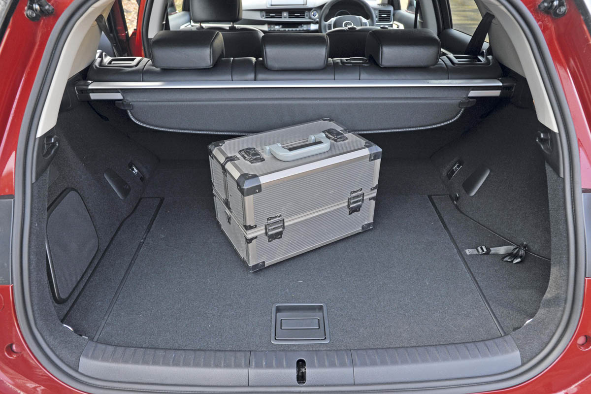 Lexus CT200h boot