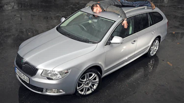 Skoda Superb Estate header