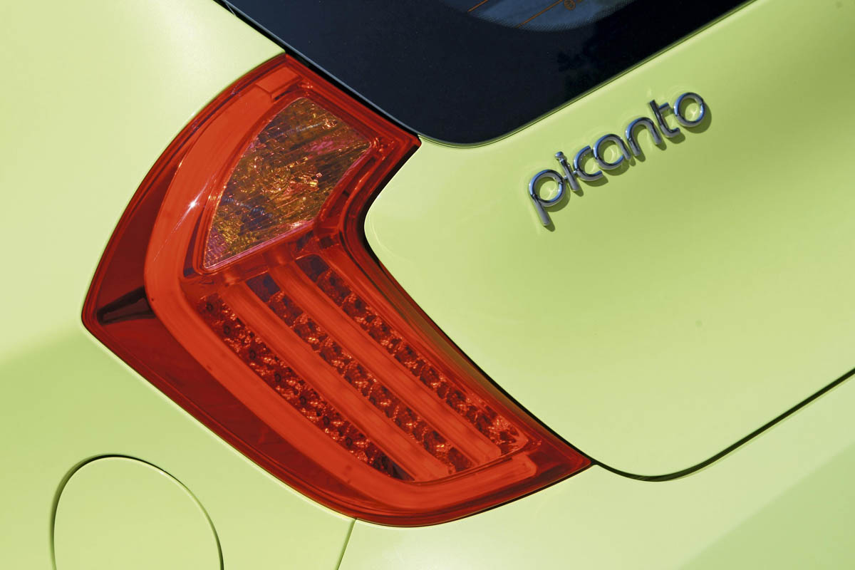 Kia Picanto lights