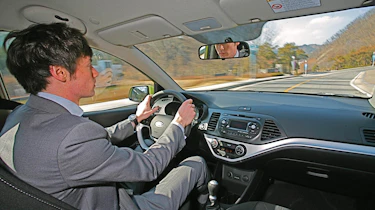 Kia Picanto inteior driving