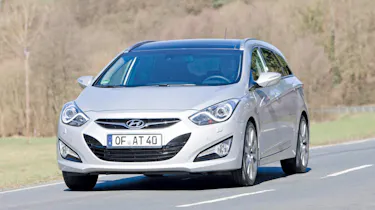 Hyundai i40 front track