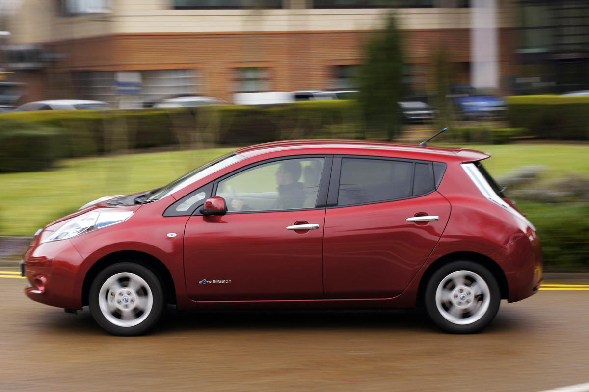 Nissan Leaf side