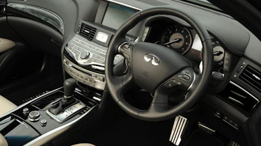 Infiniti M30d interior