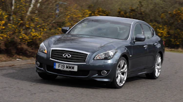 Infiniti M30d cornering