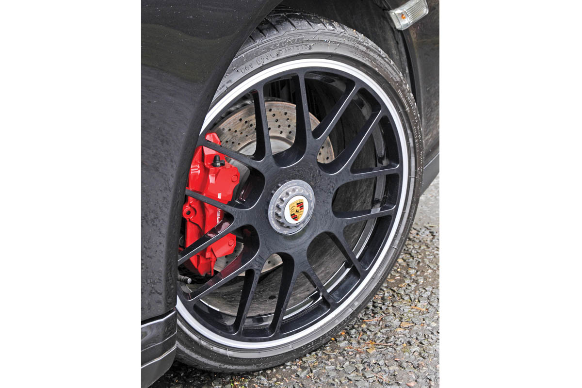 Porsche 911 GTS Cabriolet wheel