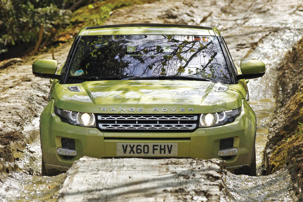 Range Rover Evoque head on